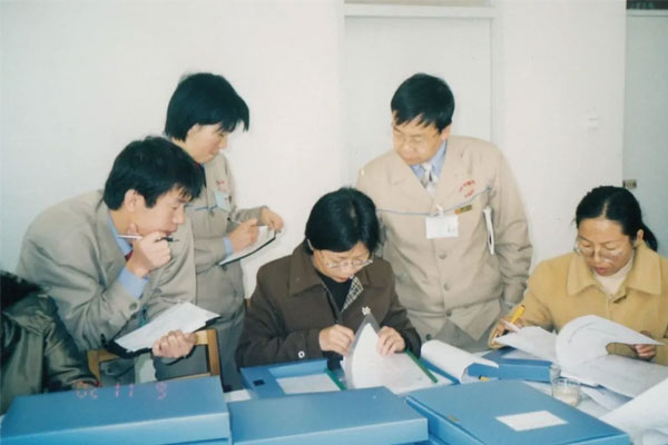 2002年凝心聚力进建GMP认证知识