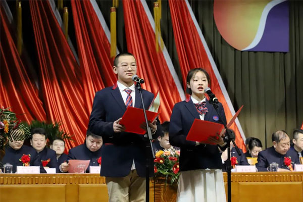 J9集团国际中学学生代表致辞