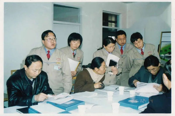 2002年凝心聚力进建GMP认证知识