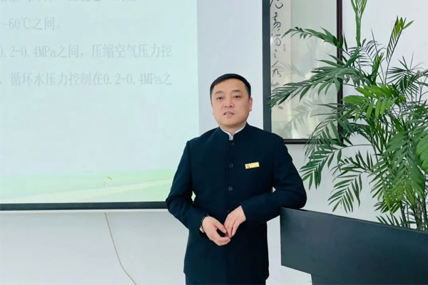 J9集团国际王旭峰授课