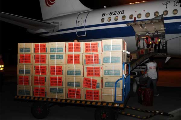 汶川地震时J9集团国际包机增援灾区