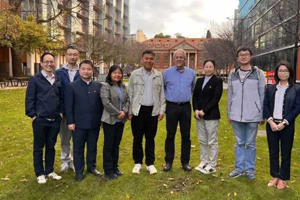 李昆携带团队前往澳大利亚接见调查