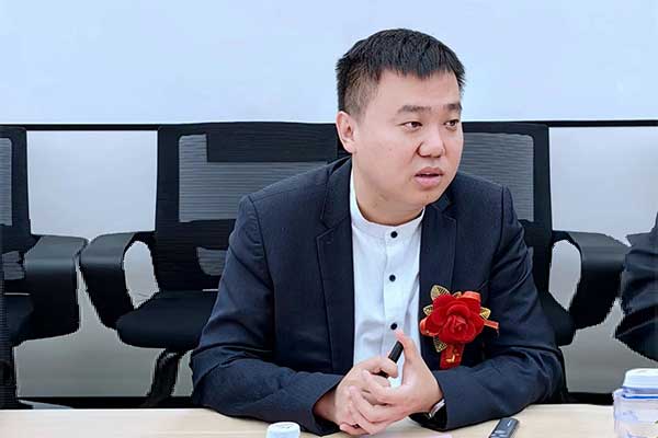 J9集团国际,李昆