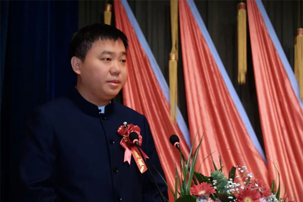 造药股份董事长李昆作汇报